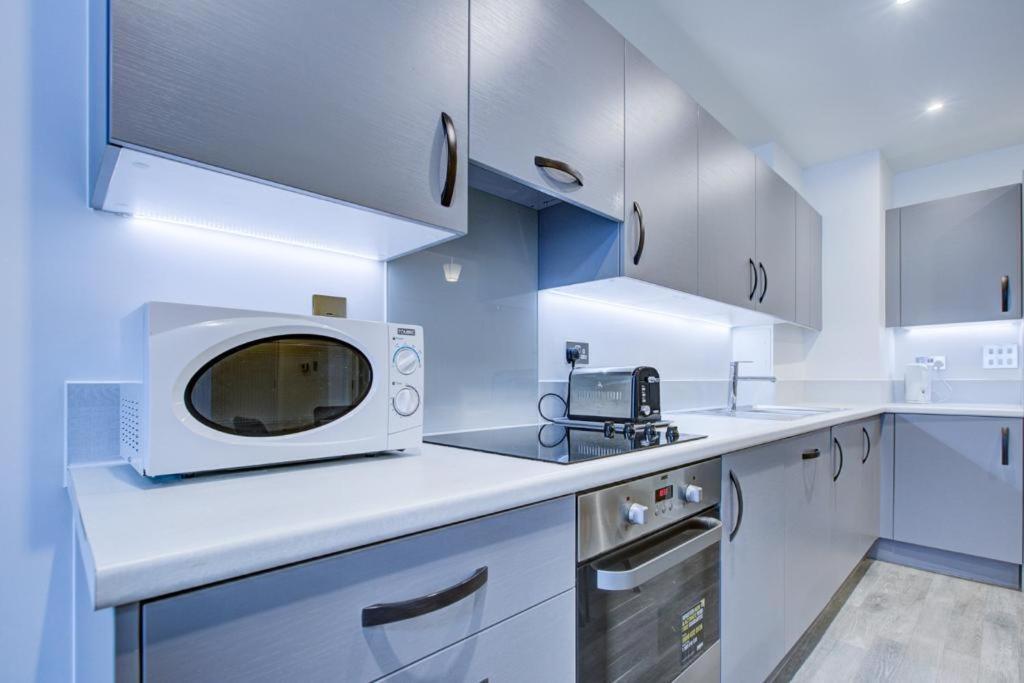 Апартаменты Luxury 2 Bed Flat In A New Block In East Acton Лондон Экстерьер фото