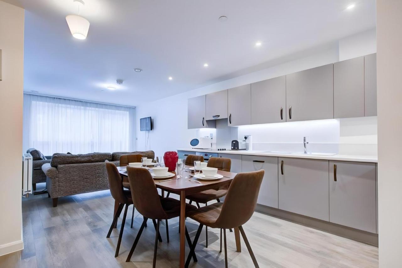 Апартаменты Luxury 2 Bed Flat In A New Block In East Acton Лондон Экстерьер фото
